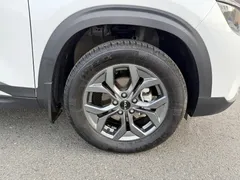 2023 Kia Seltos 1.5L CVT Luxury, белый — фото 13