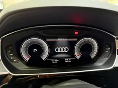2023 Audi A8L 50 TFSI quattro Premium, чёрный — фото 3