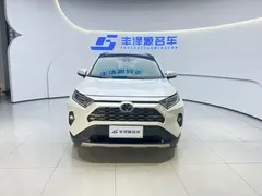 2020 Toyota RAV4 2.0L CVT 4WD Premium, белый — фото 2