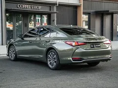 2022 Lexus ES 200 Excellence, зелёный — фото 5