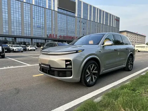 2023 Li Auto L8