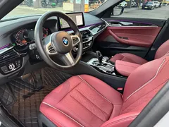 2022 BMW 5 Series 525Li M Sport Package, белый — фото 5