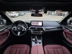 2022 BMW 5 Series 525Li M Sport Package, белый — фото 11