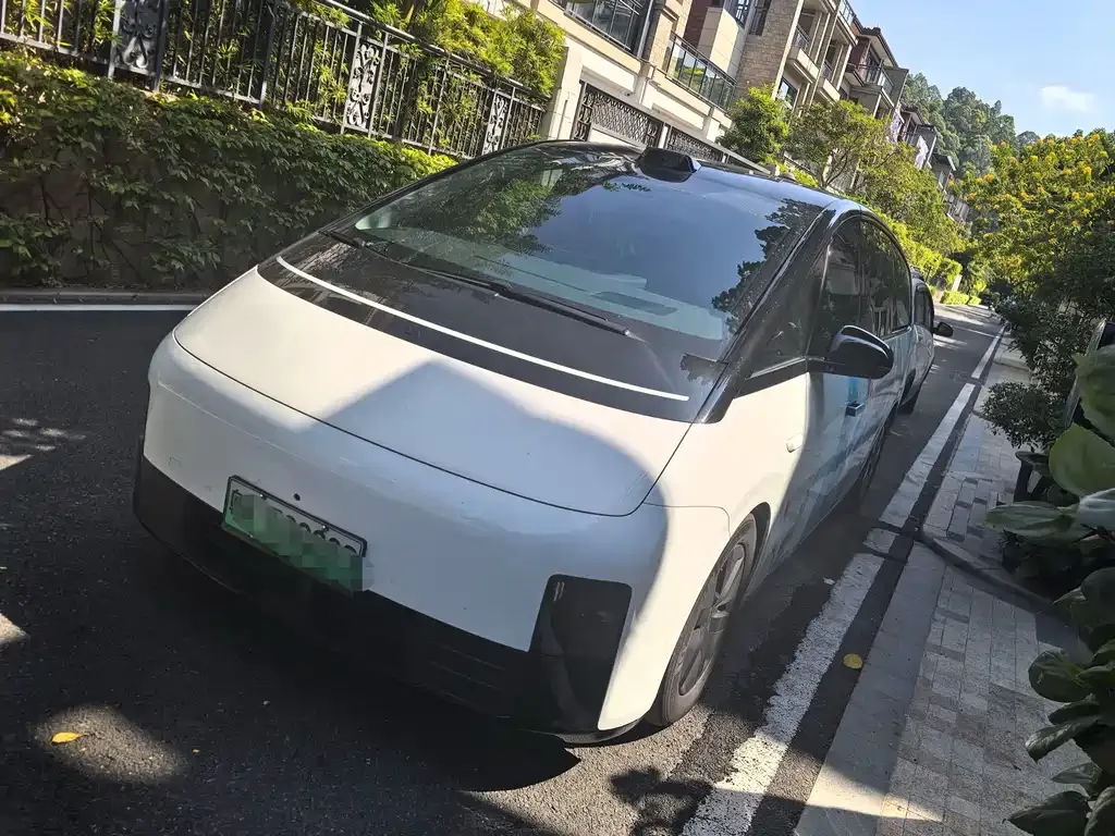 2024 Li Auto MEGA Ultra