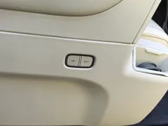 2024 Li Auto MEGA Ultra, белый — фото 4