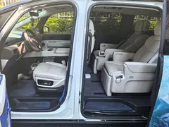 2024 Li Auto MEGA Ultra, белый — фото 6
