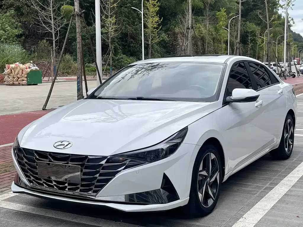 2021 Hyundai Elantra 1.5L CVT LUX Premium