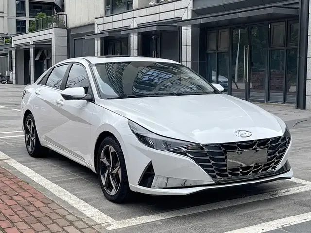 2021 Hyundai Elantra 1.5L CVT LUX Premium