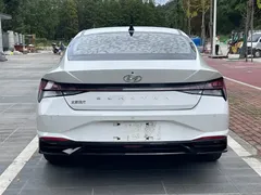 2021 Hyundai Elantra 1.5L CVT LUX Premium, белый — фото 5