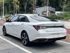 2021 Hyundai Elantra 1.5L CVT LUX Premium, белый — фото 6