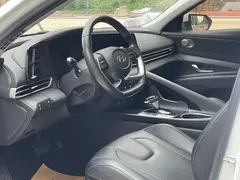 2021 Hyundai Elantra 1.5L CVT LUX Premium, белый — фото 7