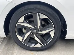 2021 Hyundai Elantra 1.5L CVT LUX Premium, белый — фото 15
