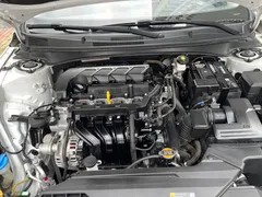2021 Hyundai Elantra 1.5L CVT LUX Premium, белый — фото 17