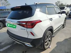 2021 Kia Seltos 1.5L CVT Trend, белый — фото 7