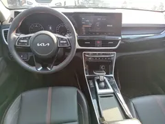 2021 Kia Seltos 1.5L CVT Trend, белый — фото 10
