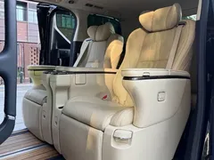 2021 Toyota Alphard Hybrid 2.5L Premium, чёрный — фото 9