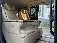 2021 Toyota Alphard Hybrid 2.5L Premium, чёрный — фото 10