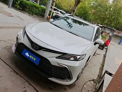 2021 Toyota Camry 2.0G Luxury, белый — фото 1