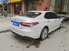 2021 Toyota Camry 2.0G Luxury, белый — фото 3