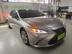 2022 Lexus ES 200 Excellence — фото 4