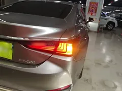2022 Lexus ES 200 Excellence — фото 8