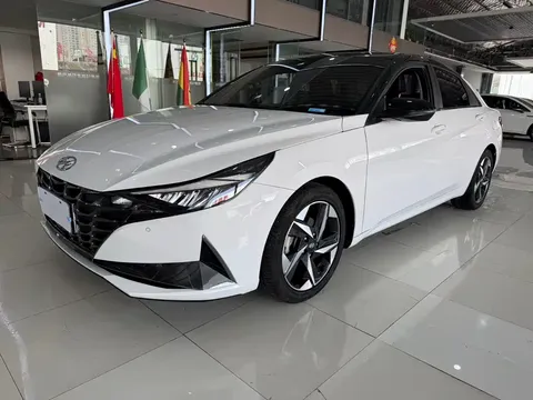 2022 Hyundai Elantra 1.5L CVT LUX Premium