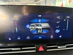 2022 Hyundai Elantra 1.5L CVT LUX Premium, белый — фото 4