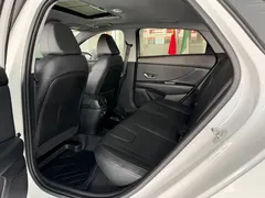 2022 Hyundai Elantra 1.5L CVT LUX Premium, белый — фото 7