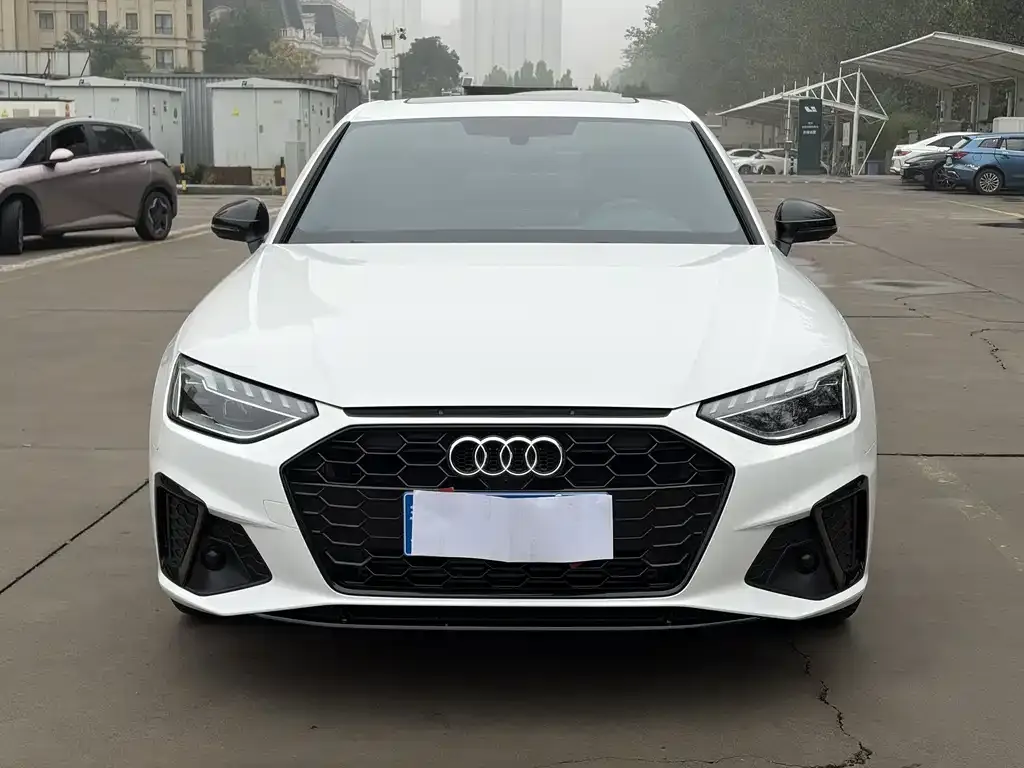 2023 Audi A4L 40 TFSI Luxury Dynamic