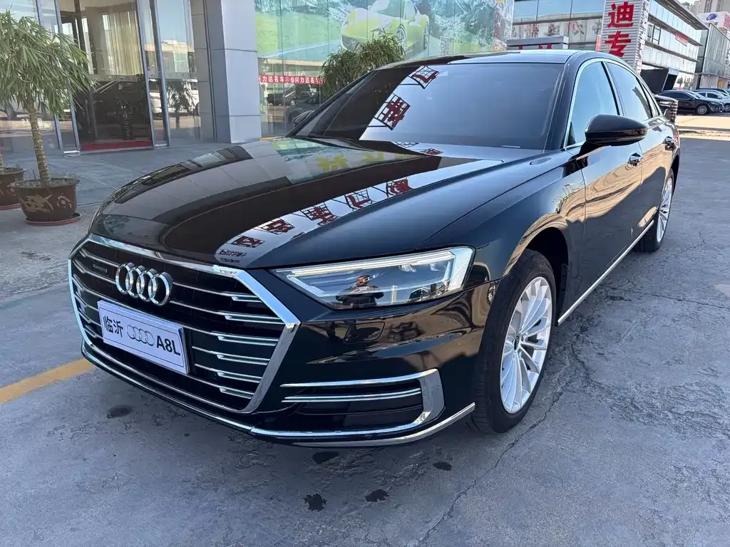 2022 Audi A8L 50 TFSI quattro Comfort Collector's Edition