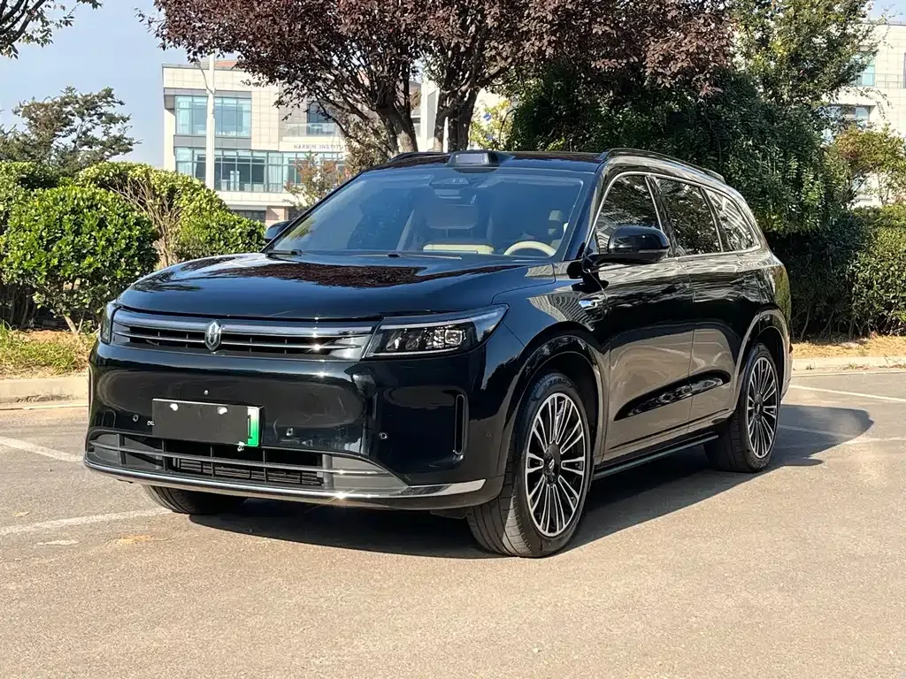 2024 Aito M7 1.5T Smart Driving 4WD Ultra 5-seat
