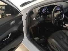 2021 Hyundai Elantra 1.5L CVT GLX Elite, белый — фото 16