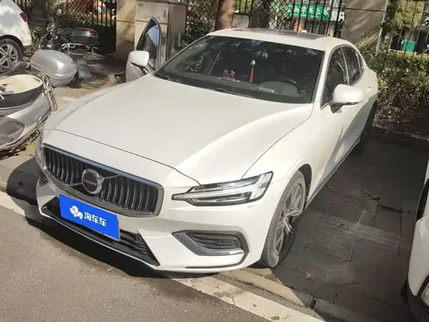 2024 Volvo S60 B4 Luxury