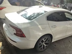 2024 Volvo S60 B4 Luxury, белый — фото 3