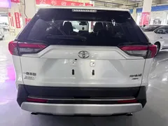 2023 Toyota RAV4 2.0L CVT 4WD Adventure Plus, белый — фото 18