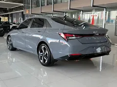 2022 Hyundai Elantra 1.5L CVT LUX Premium — фото 4