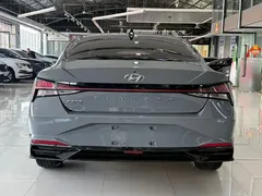 2022 Hyundai Elantra 1.5L CVT LUX Premium — фото 5