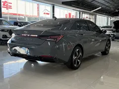 2022 Hyundai Elantra 1.5L CVT LUX Premium — фото 6