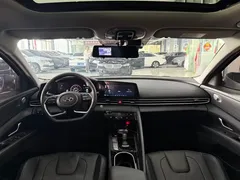 2022 Hyundai Elantra 1.5L CVT LUX Premium — фото 14