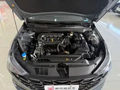 2022 Hyundai Elantra 1.5L CVT LUX Premium — фото 16