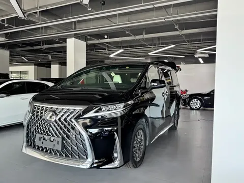 2020 Lexus LM 300h 7-seat