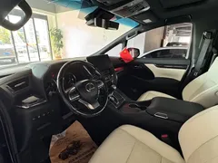 2020 Lexus LM 300h 7-seat, чёрный — фото 6
