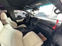 2020 Lexus LM 300h 7-seat, чёрный — фото 9