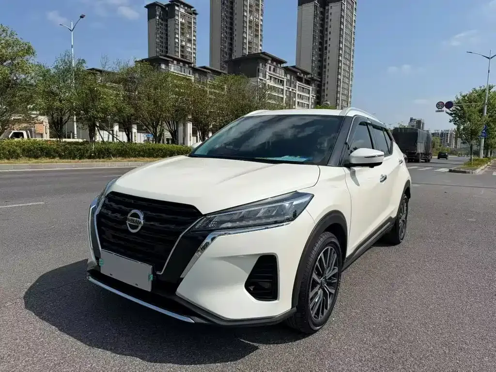 2022 Nissan Kicks 1.5L CVT XV Luxury