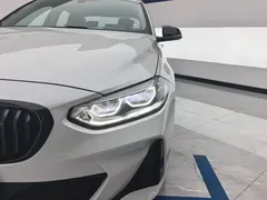 2023 BMW 1 Series 120i M Sport Night Edition, белый — фото 5