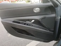 2021 Hyundai Elantra 1.5L CVT LUX Premium — фото 7
