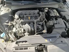 2021 Hyundai Elantra 1.5L CVT LUX Premium — фото 10