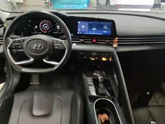 2021 Hyundai Elantra 1.5L CVT LUX Premium — фото 12