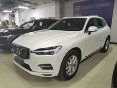 2021 Volvo XC60 4WD Luxury, белый — фото 2
