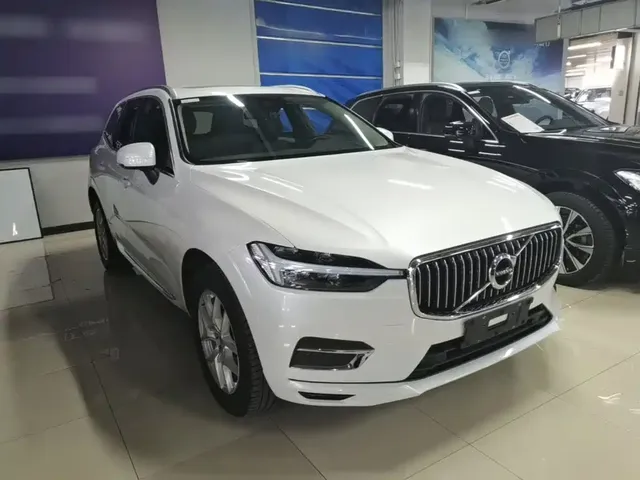 2021 Volvo XC60 4WD Luxury